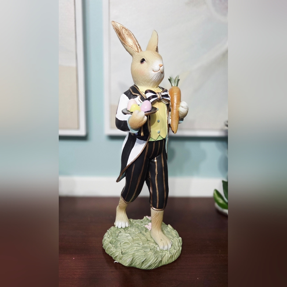 Gorgeous! Checkered, hand painted bunny!